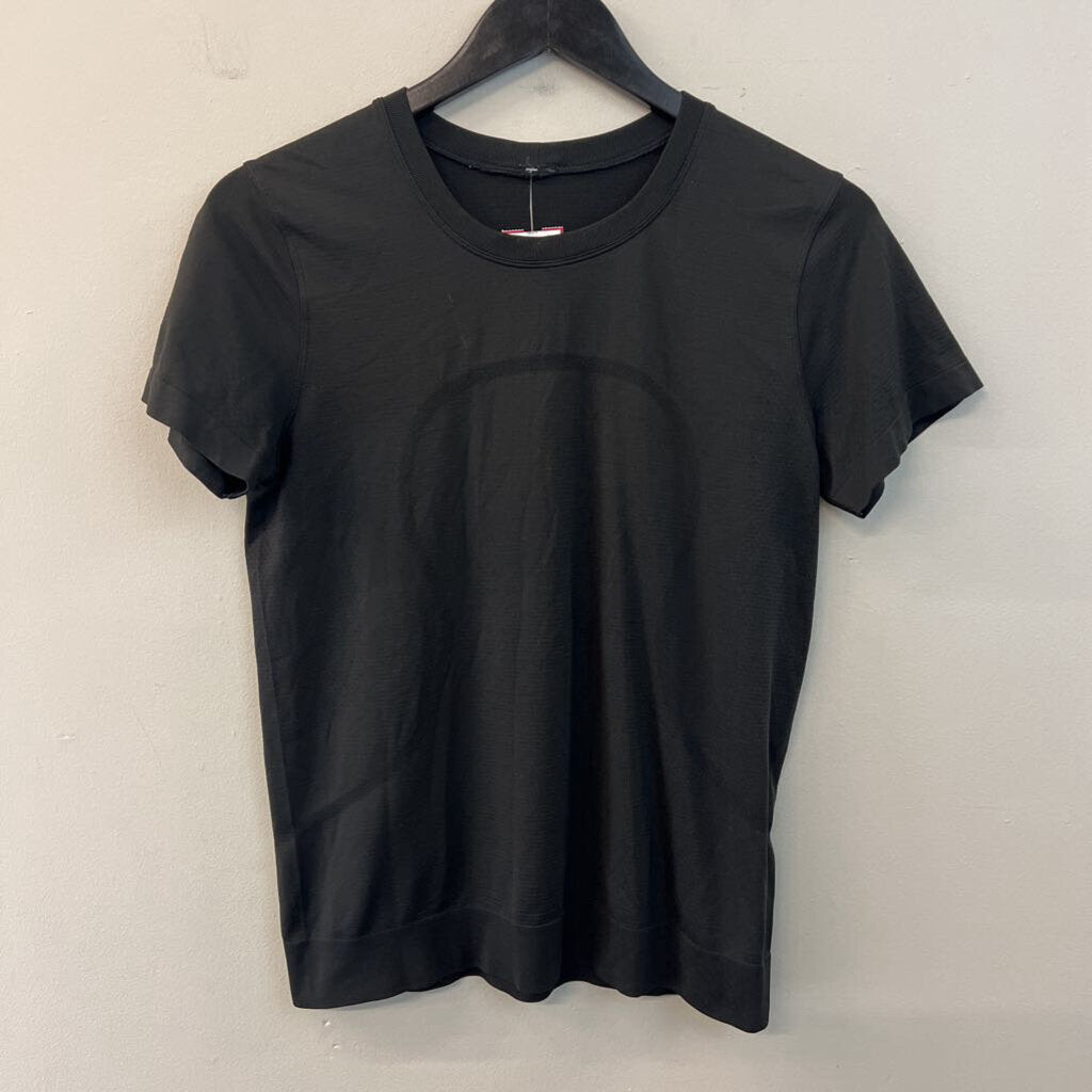 Lululemon Black Short Sleeve Athletic Top Small