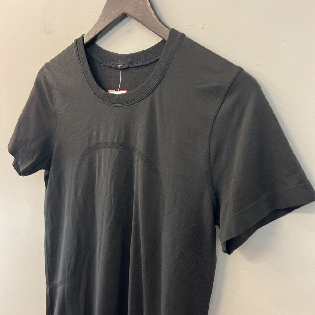 Lululemon Black Short Sleeve Athletic Top Small