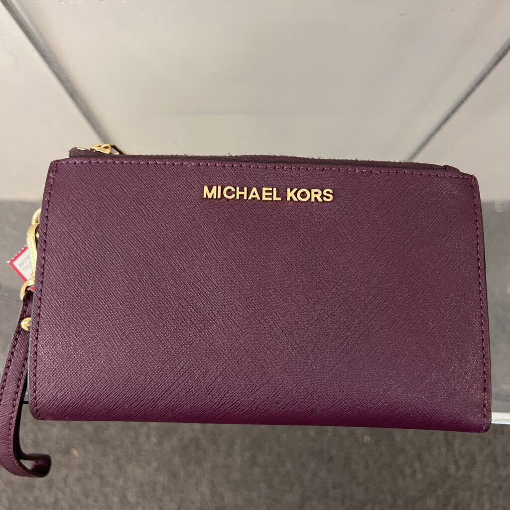 Michael Kors Purple Leather Jet Set Wallet