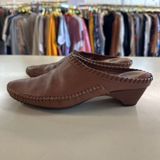 White Mountain Brown Leather Mules 7