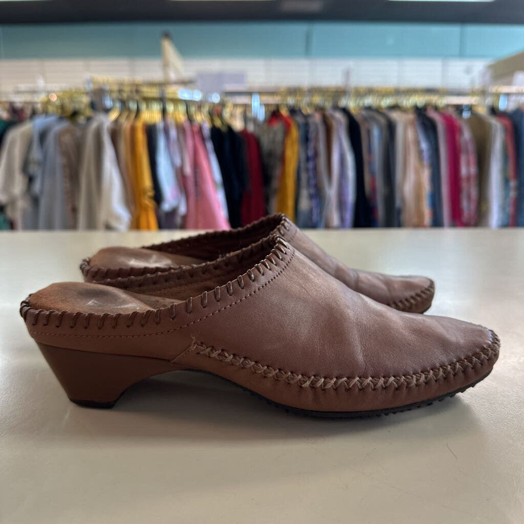 White Mountain Brown Leather Mules 7