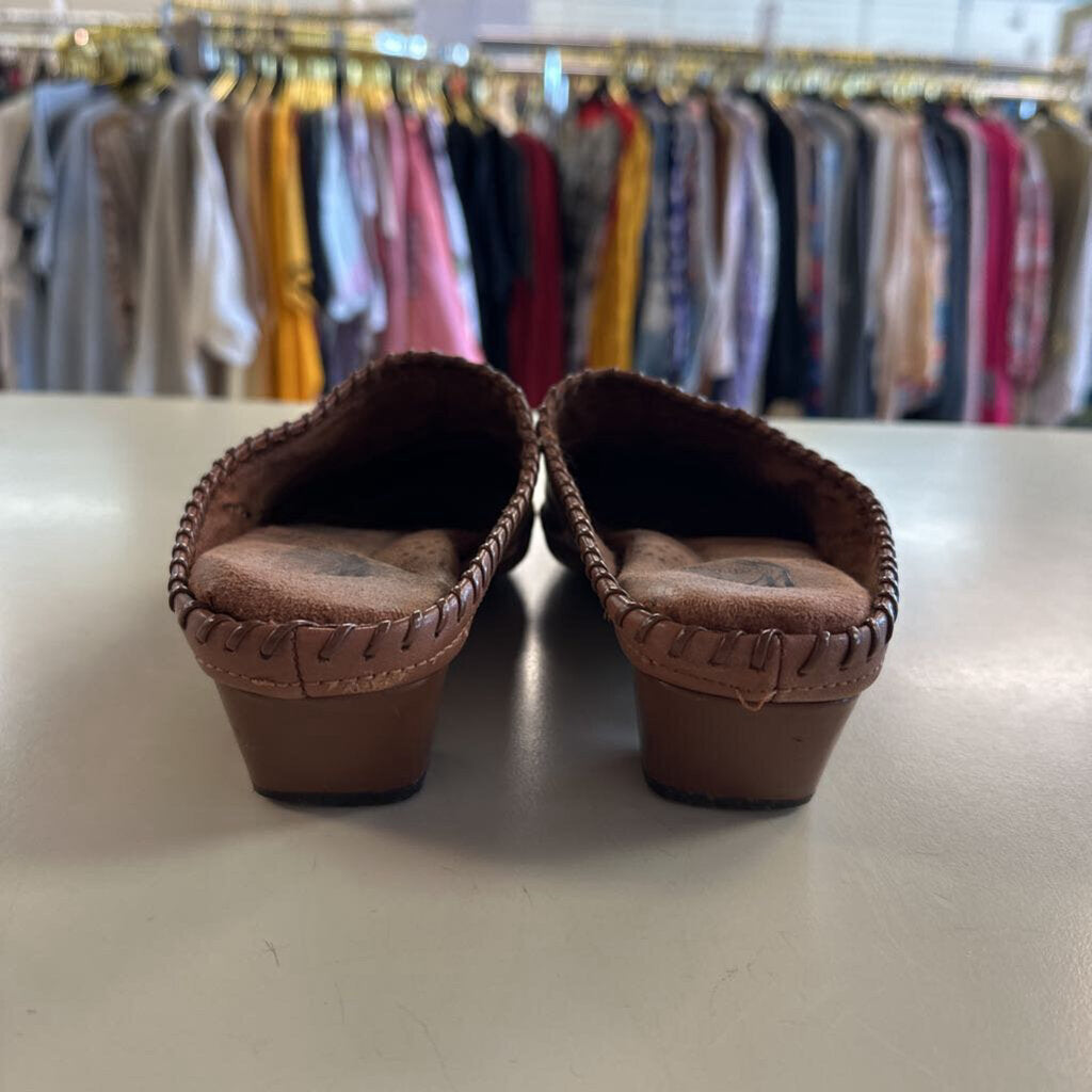 White Mountain Brown Leather Mules 7