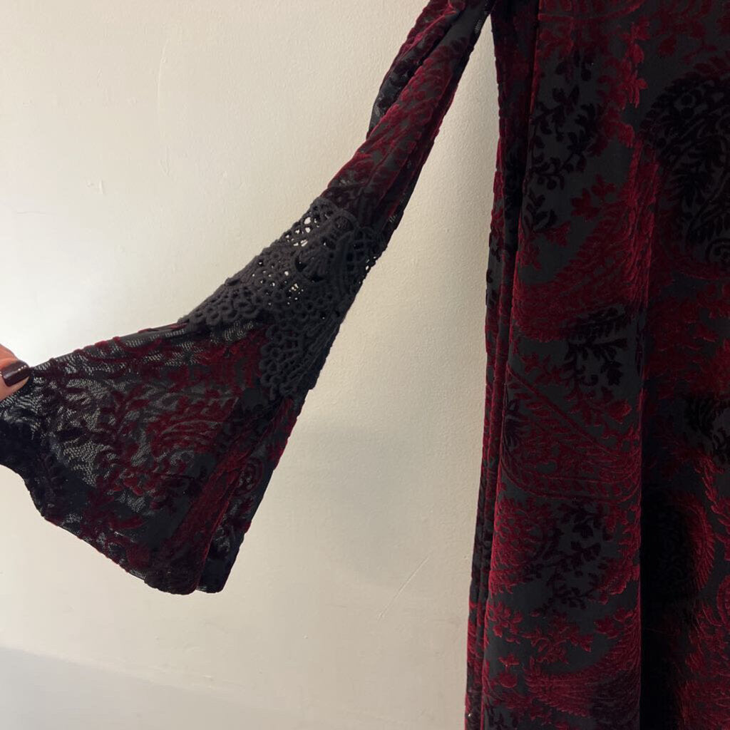 Mystree Black/ Burgundy Velvet Print Long Sleeve Dress Small