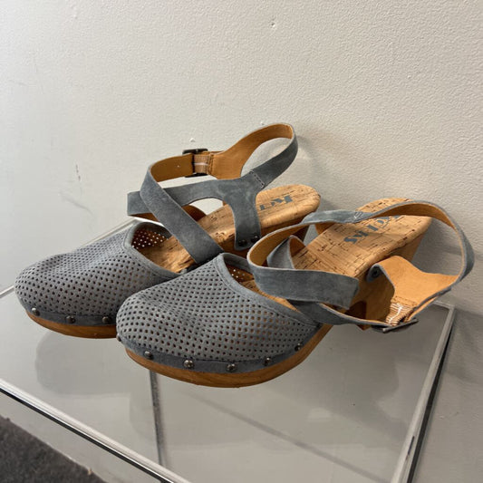Korks Grey Abloom Perforated Suede Ankle Strap Clogs 8
