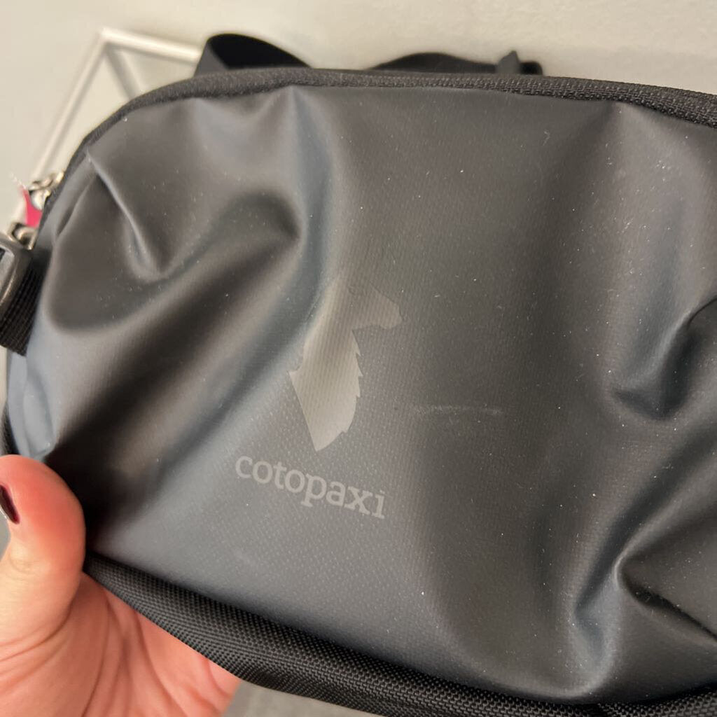 Cotopaxi Black Allpa Hip Pack