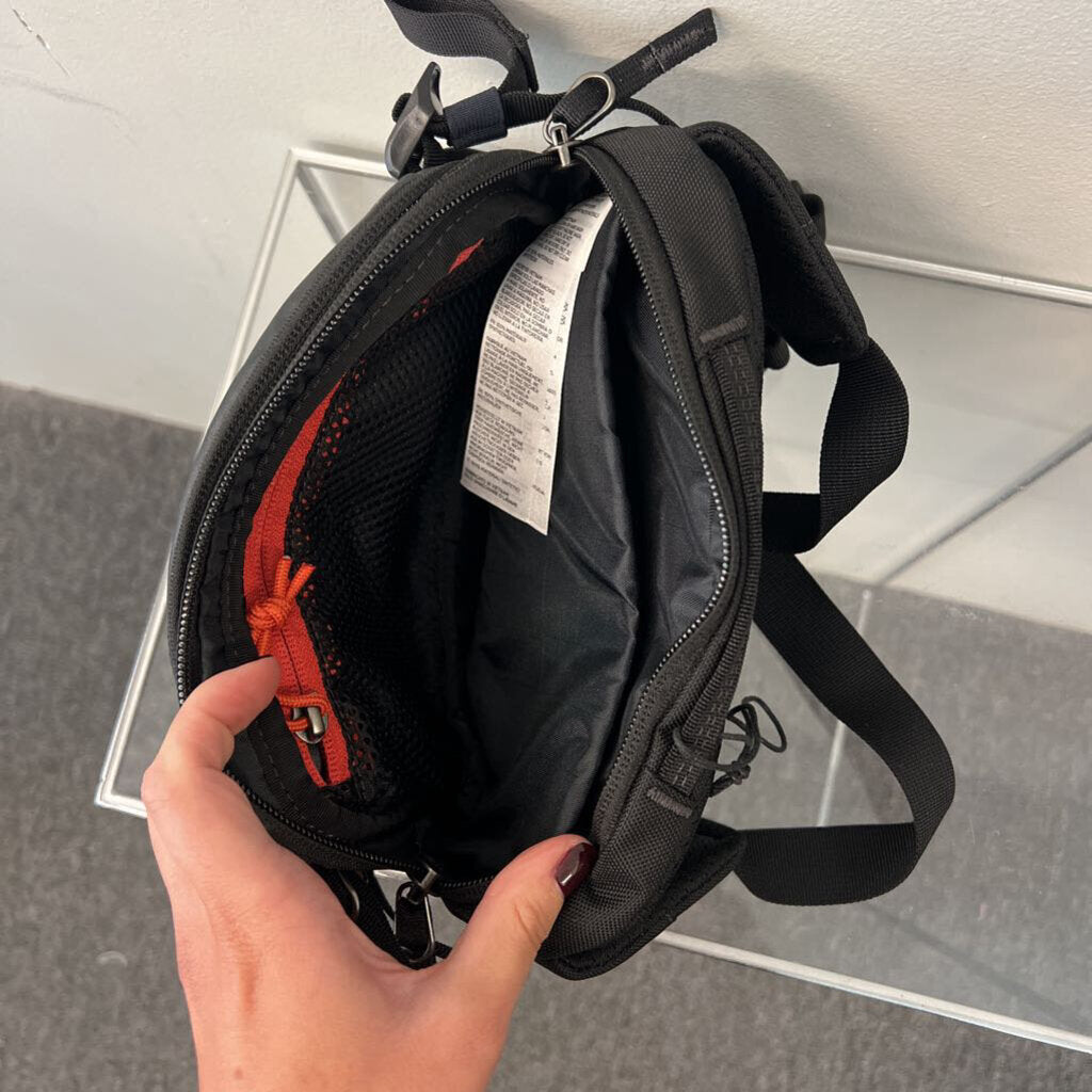 Cotopaxi Black Allpa Hip Pack