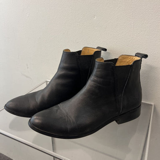 Nisolo Black Leather Eva Everyday Chelsea Boots 7.5