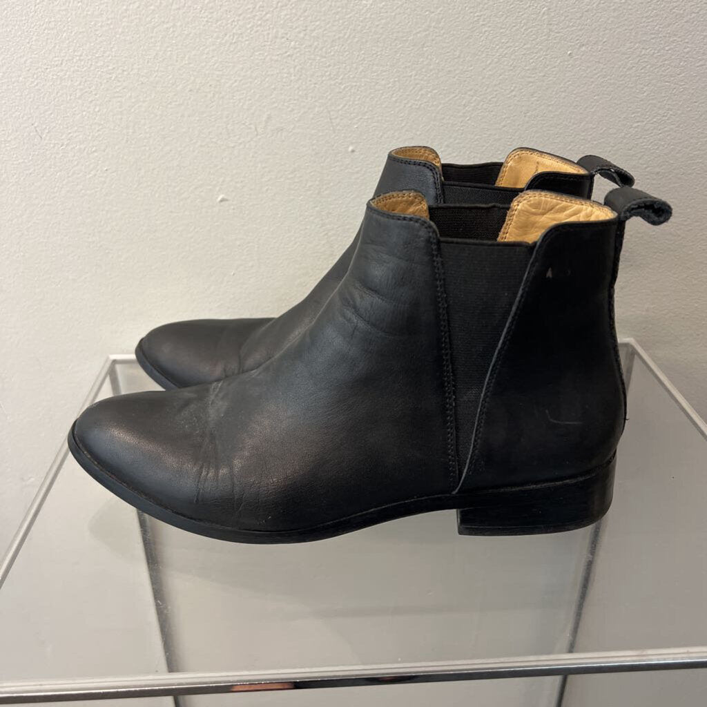 Nisolo Black Leather Eva Everyday Chelsea Boots 7.5