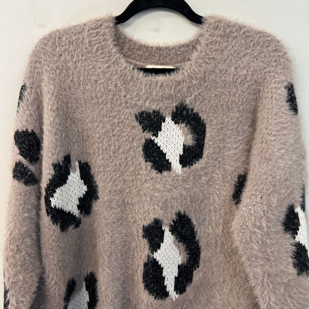 Haptics Grey/ Black Print Fuzzy Knit Sweater Small