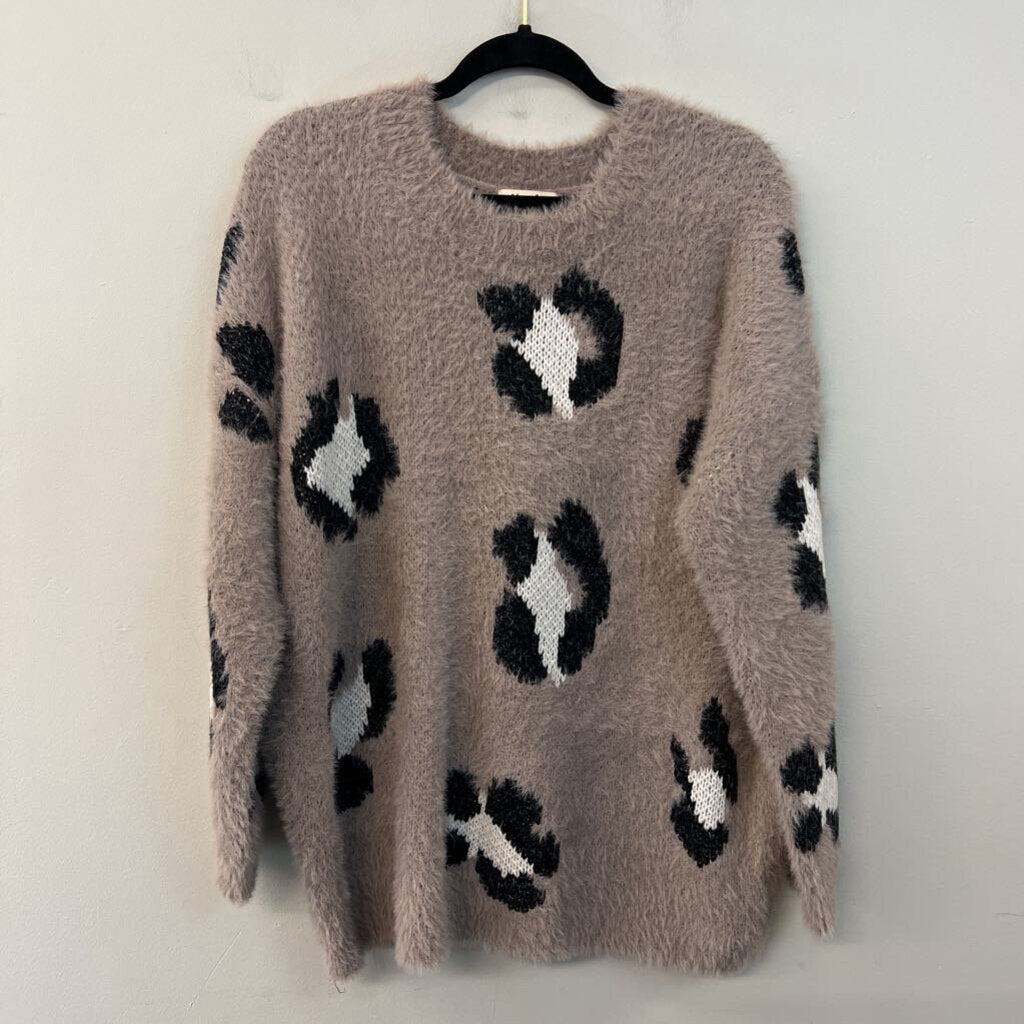 Haptics Grey/ Black Print Fuzzy Knit Sweater Small