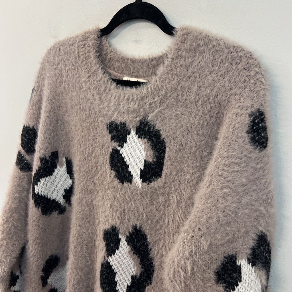 Haptics Grey/ Black Print Fuzzy Knit Sweater Small