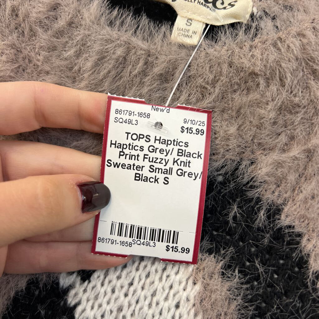 Haptics Grey/ Black Print Fuzzy Knit Sweater Small