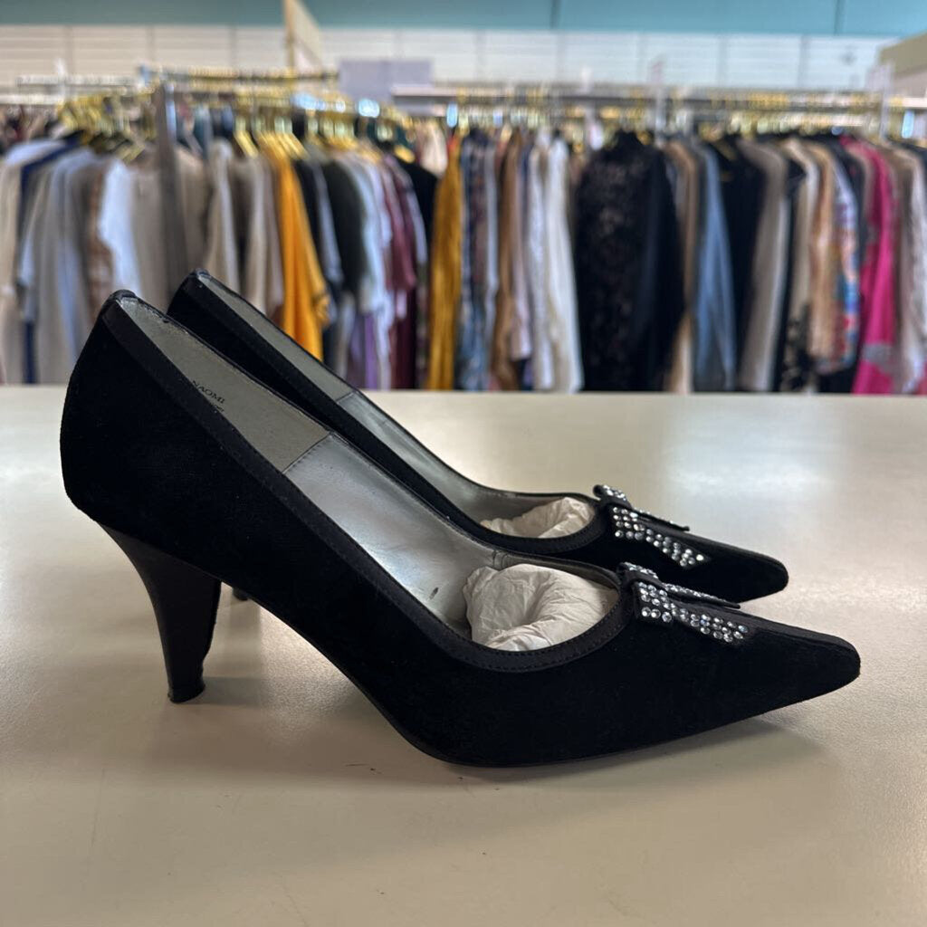 J Renee Black Velvet Rhinestone Bow Point Toe Pump Heels 6