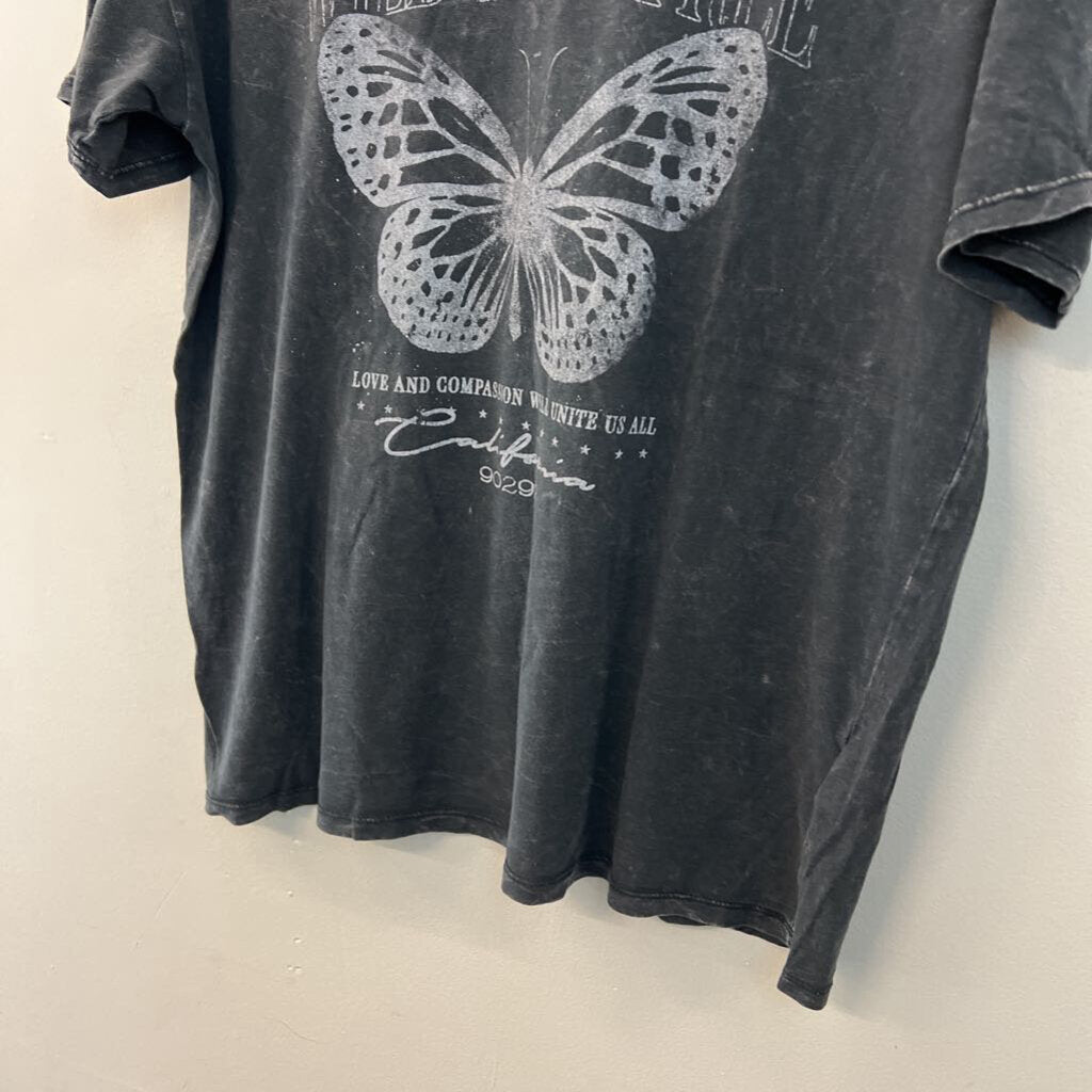Hollister Grey Wild and Free Short Sleeve Graphic Tee Small