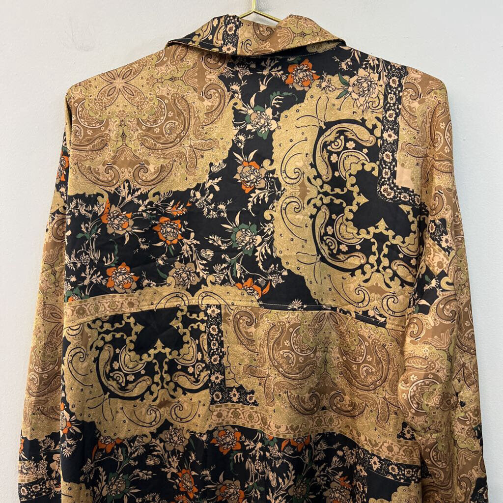 Acoa Black/ Gold Silky Print Long Sleeve Button Down Top Medium