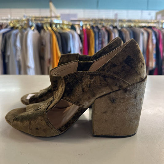 Cabi Olive Velvet Chunky Heels 9.0