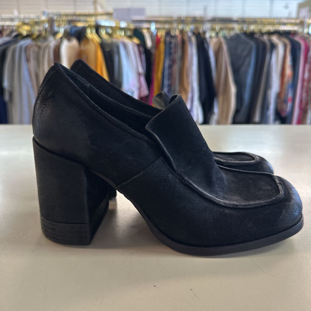 A.S. 98 Black Suede Heeled Shoes 38