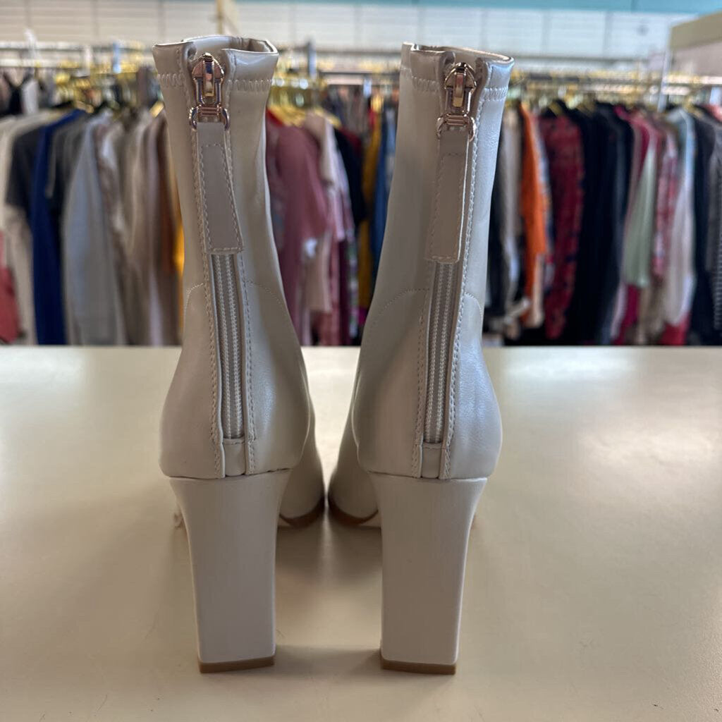 Billini Cream Leather Ankle Boots 9