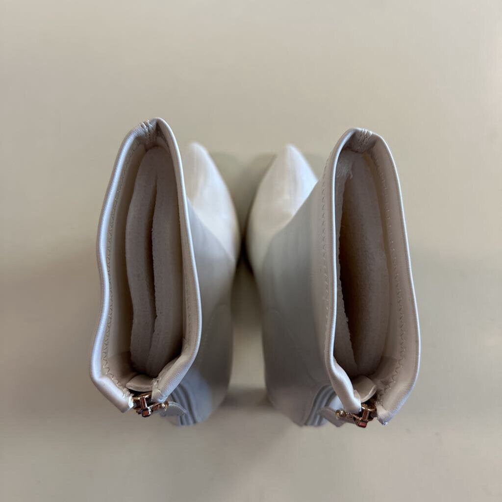 Billini Cream Leather Ankle Boots 9