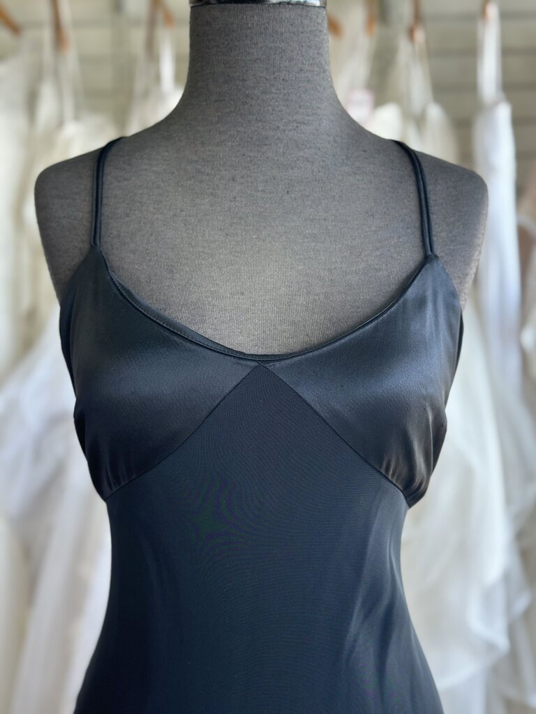 Jones New York Black Silky Top Halter Long Formal Dress 8