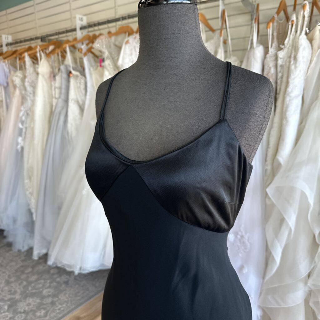 Jones New York Black Silky Top Halter Long Formal Dress 8