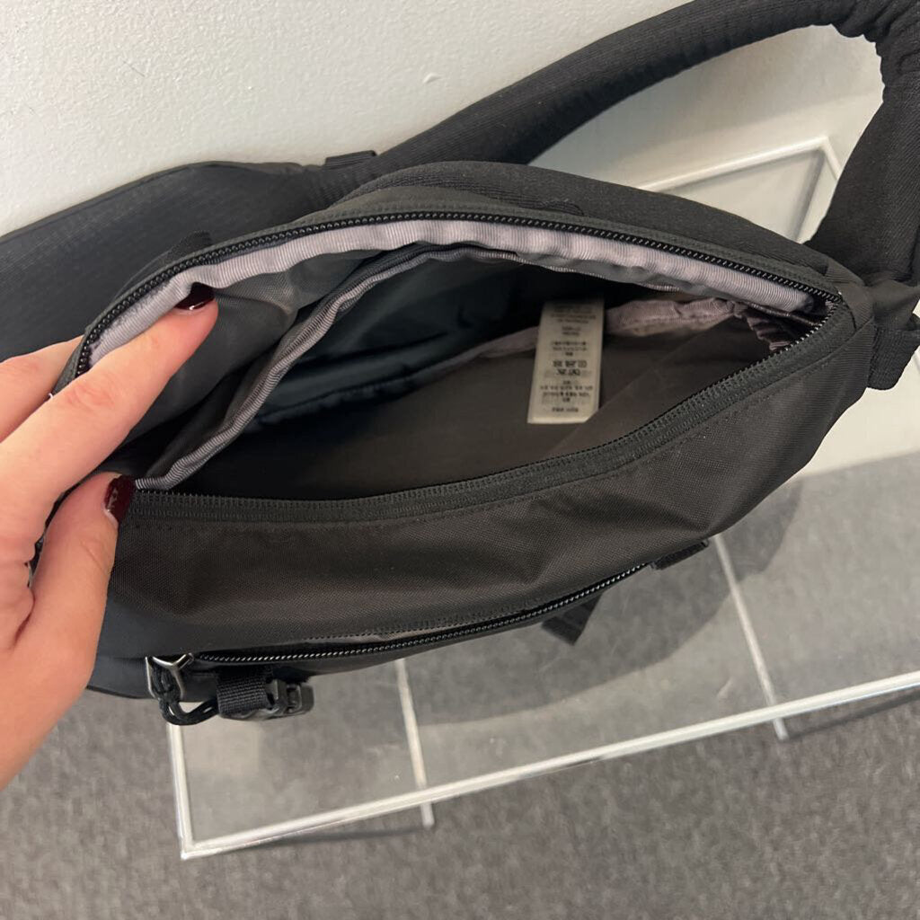 Patagonia Black Atom Sling Bag