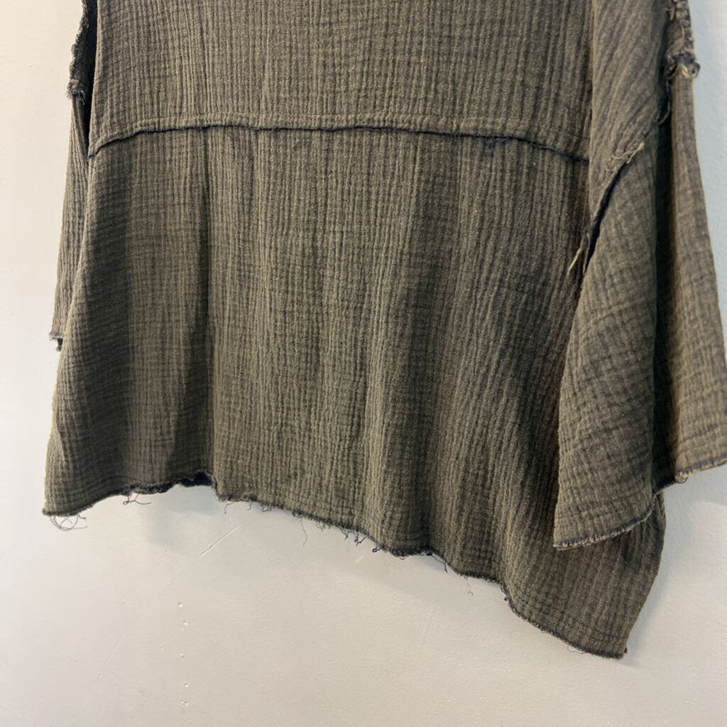 POL Green Textured Short Sleeve Button Down Top Small