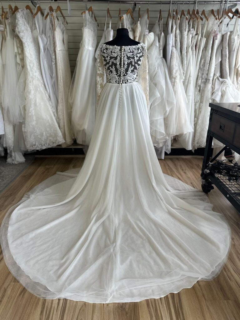Mori Lee Ivory Lace Long Sleeve Tulle Skirt Bridal Gown 20