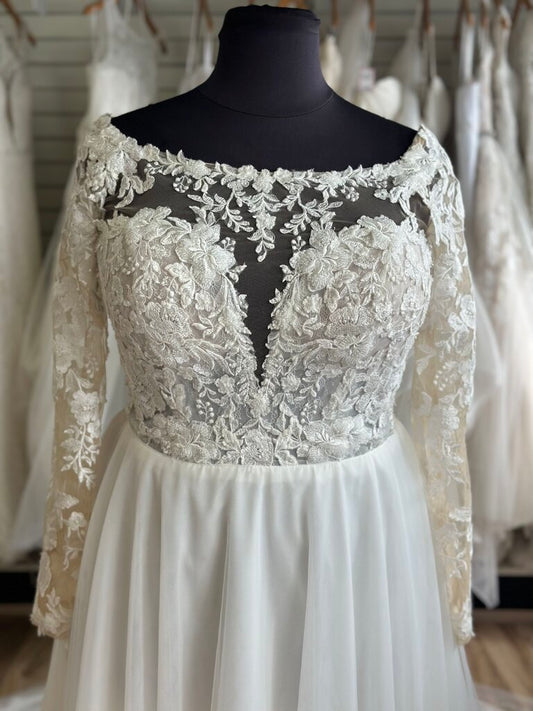 Mori Lee Ivory Lace Long Sleeve Tulle Skirt Bridal Gown 20