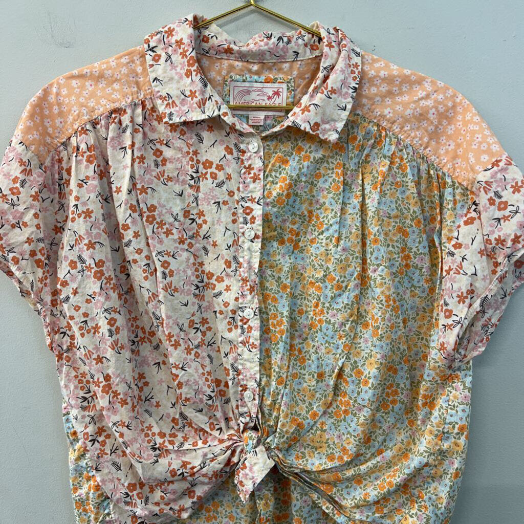 American Eagle Pink Flower Print Short Sleeve Button Down Top Medium
