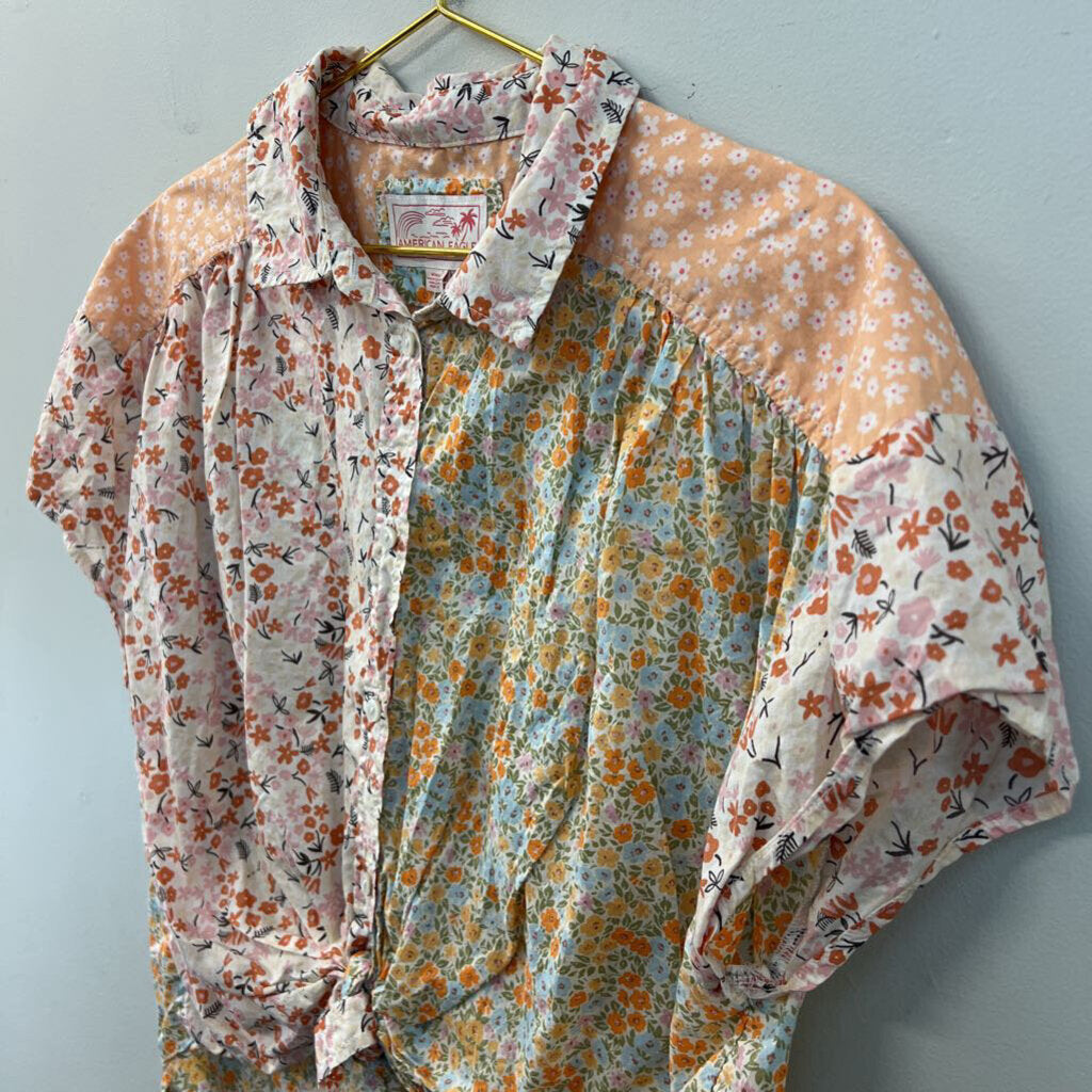 American Eagle Pink Flower Print Short Sleeve Button Down Top Medium