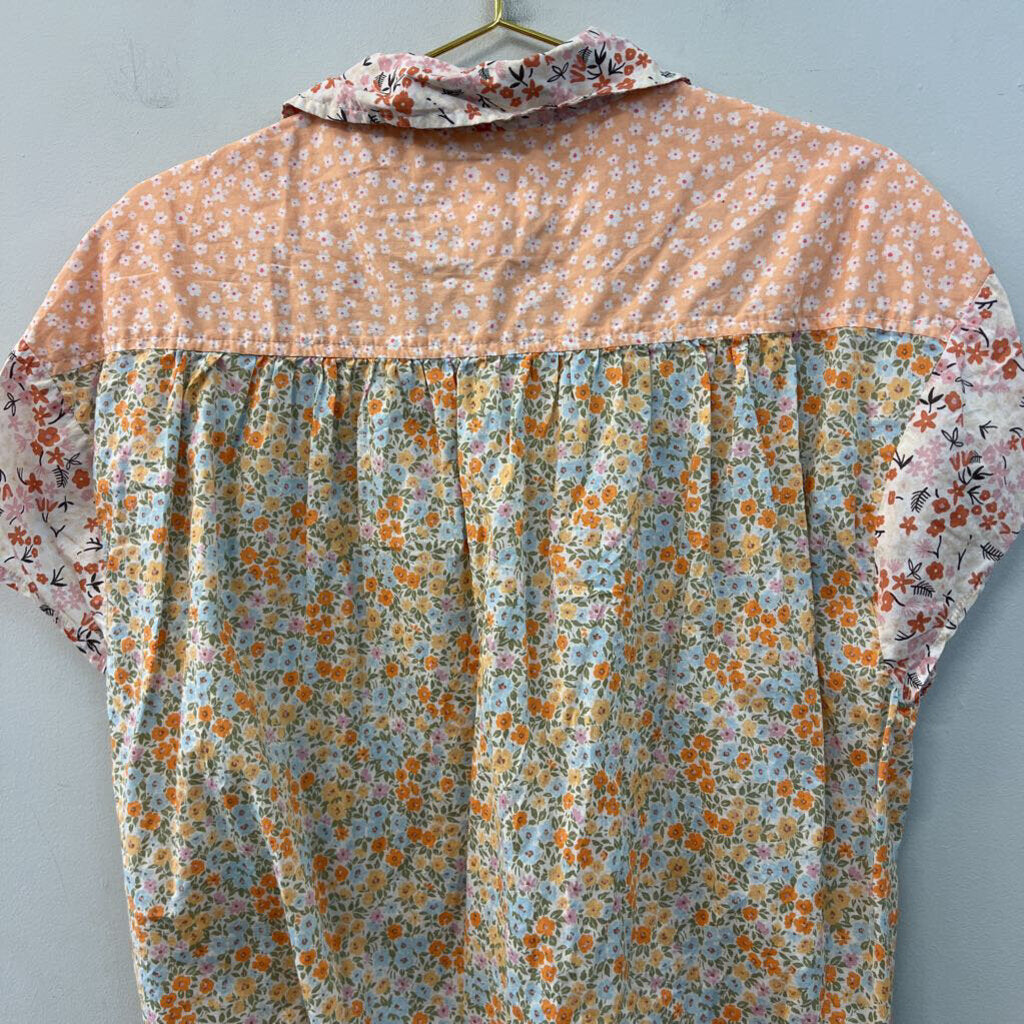 American Eagle Pink Flower Print Short Sleeve Button Down Top Medium