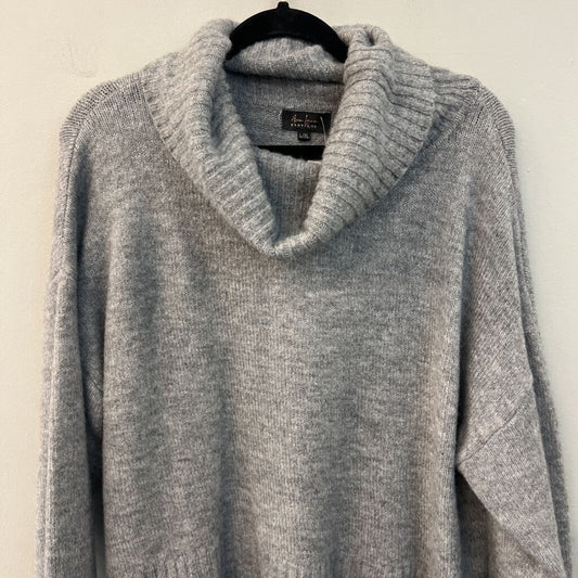 Ava Lane Grey Long Sleeve Turtleneck Sweater L/XL