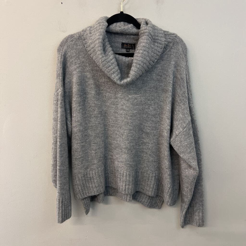 Ava Lane Grey Long Sleeve Turtleneck Sweater L/XL