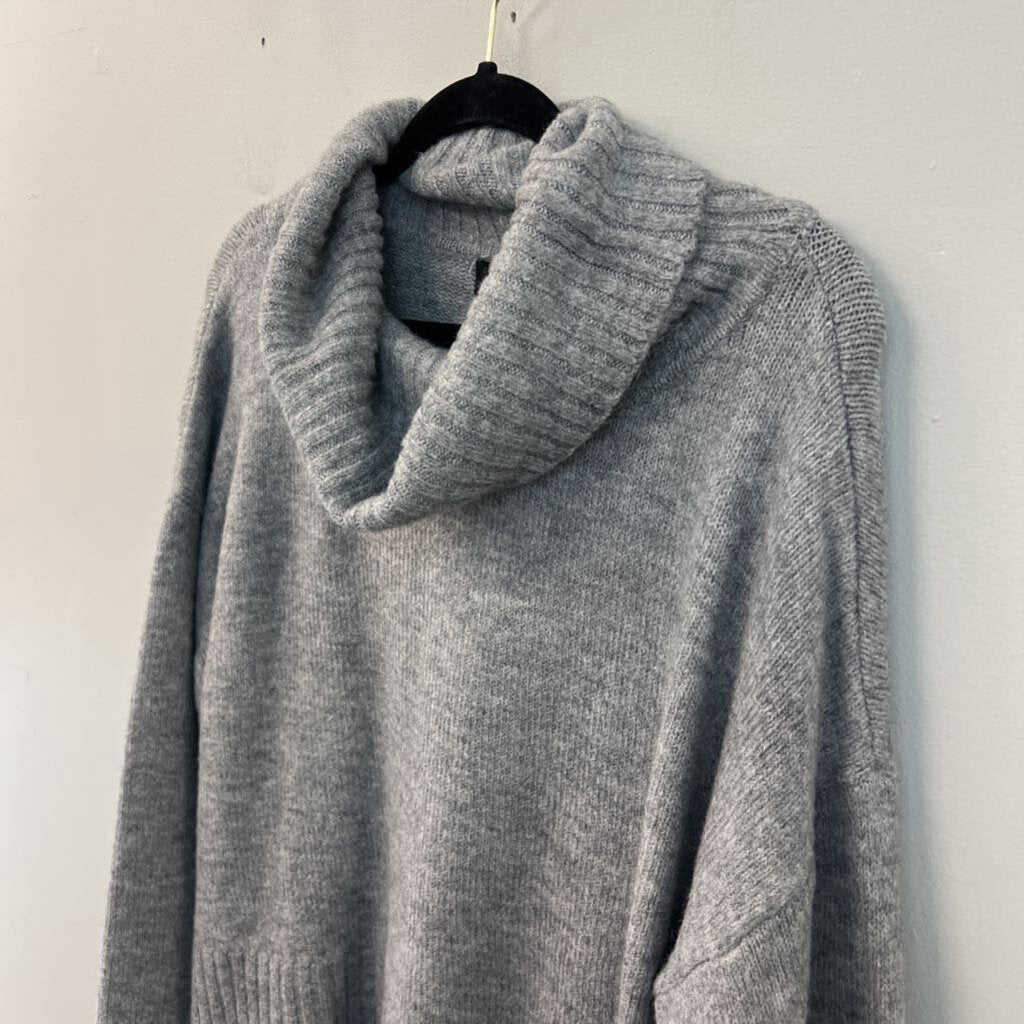 Ava Lane Grey Long Sleeve Turtleneck Sweater L/XL