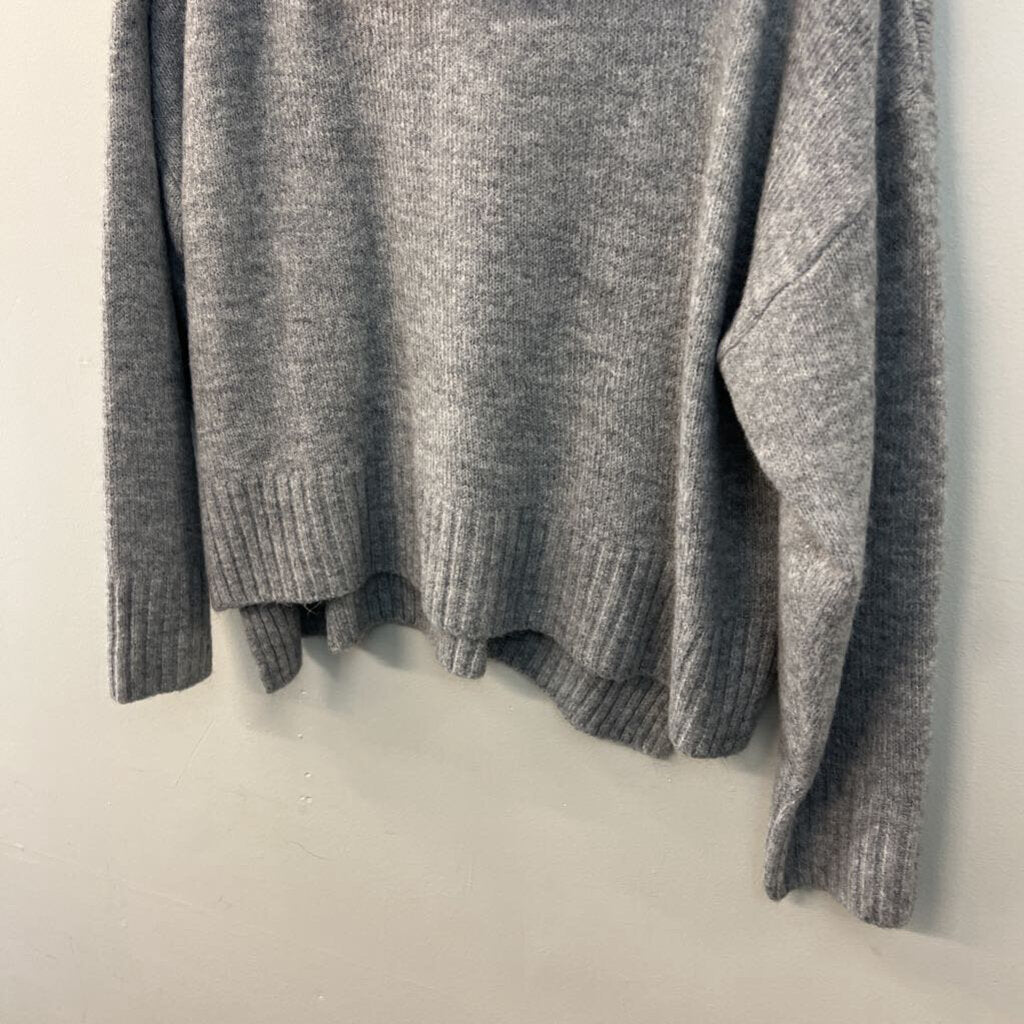 Ava Lane Grey Long Sleeve Turtleneck Sweater L/XL