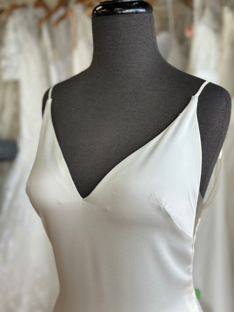 Mori Lee Ivory Fitted Crepe V Neck Bridal Gown 4