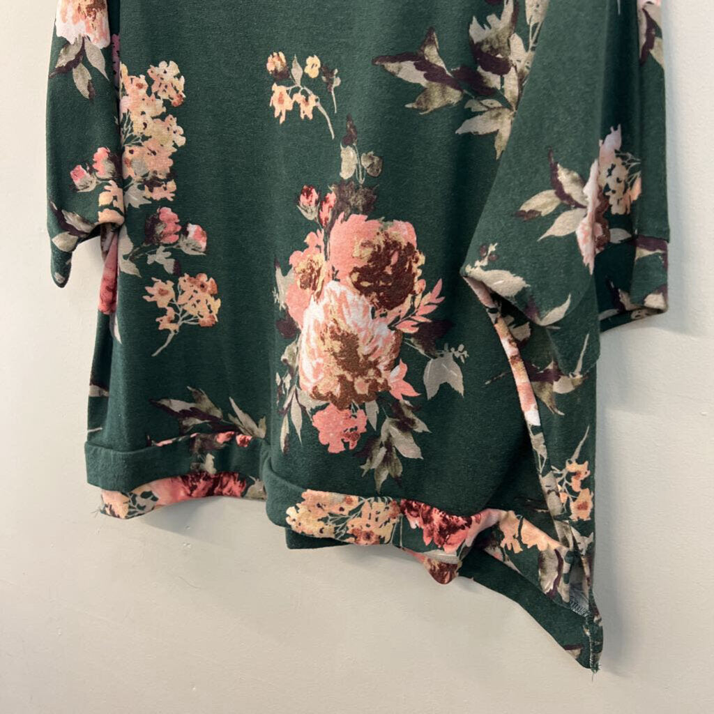 Oddi Green/ Multi Flower Print Short Sleeve Top Medium/ Large