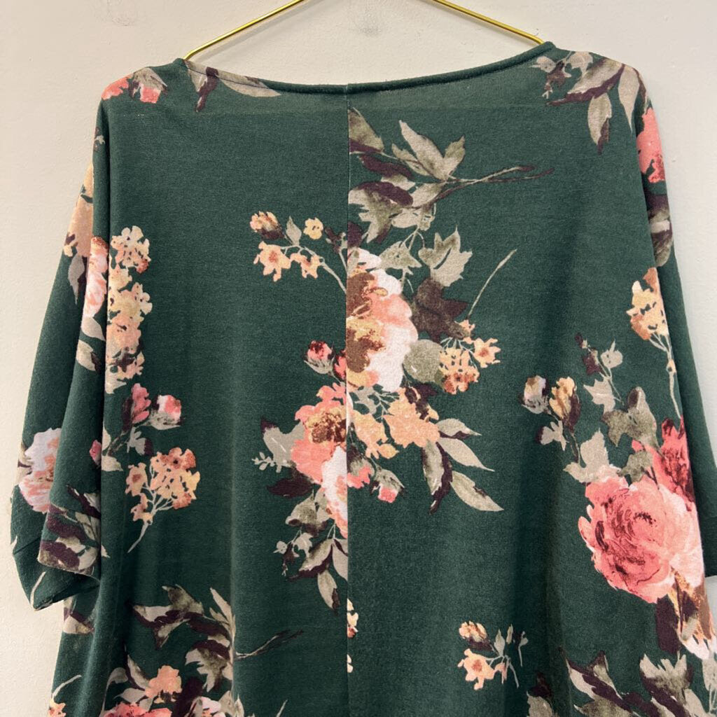 Oddi Green/ Multi Flower Print Short Sleeve Top Medium/ Large