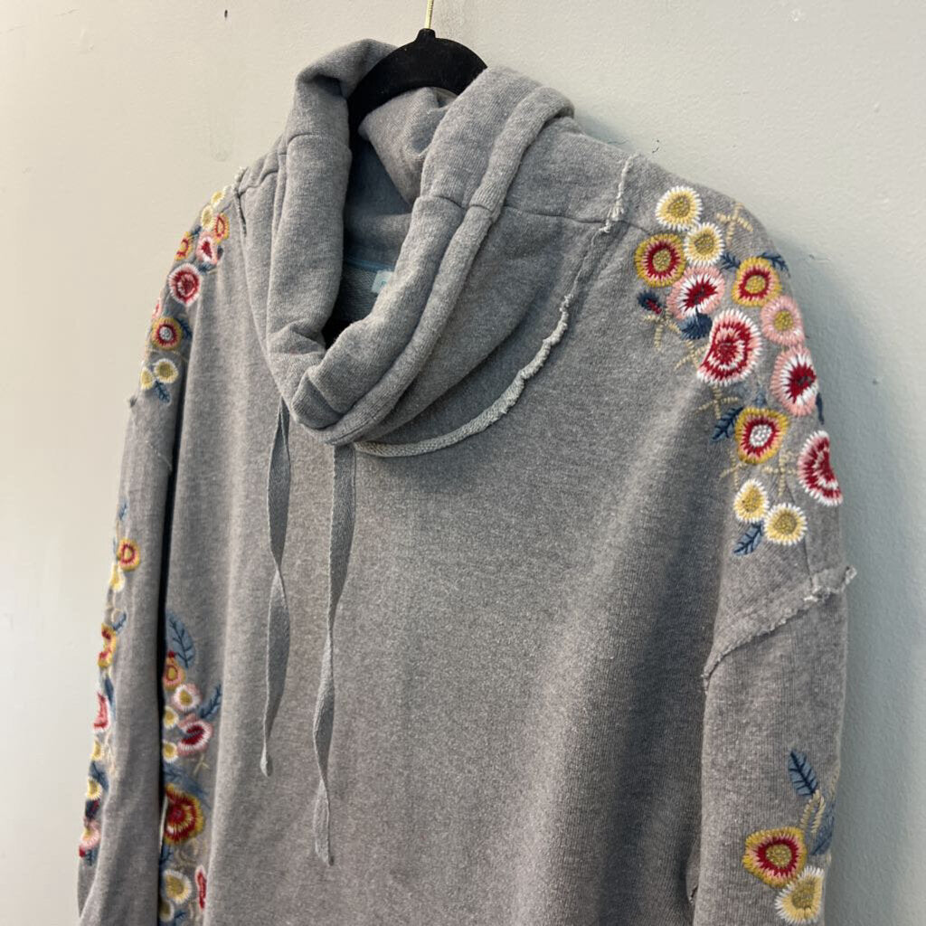 Sundance Grey/ Multi Embroidered Sleeve Pullover Top Small
