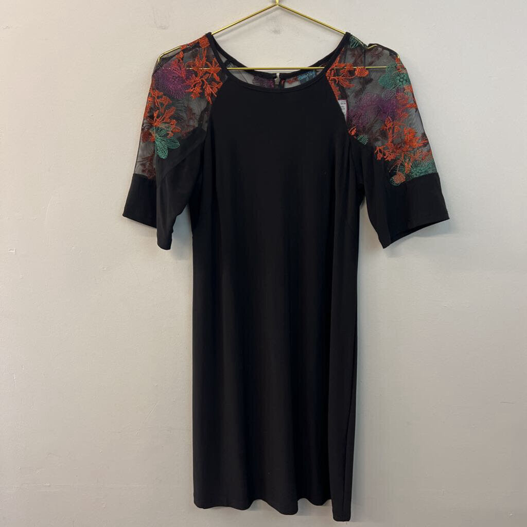 Gabby Skye Black/ Multi Embroidered Top Short Sleeve Dress 6