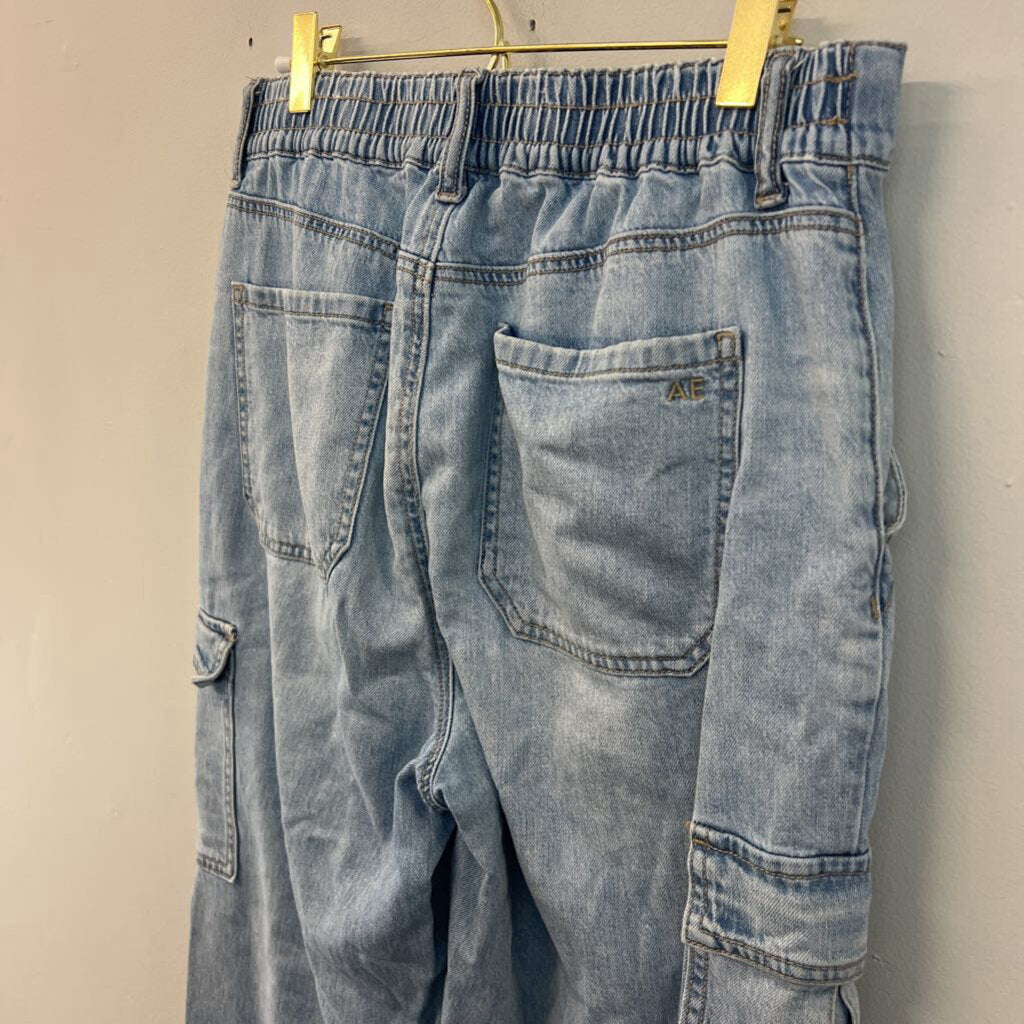 American Eagle Light Wash Denim Cargo Jogger Jeans 8
