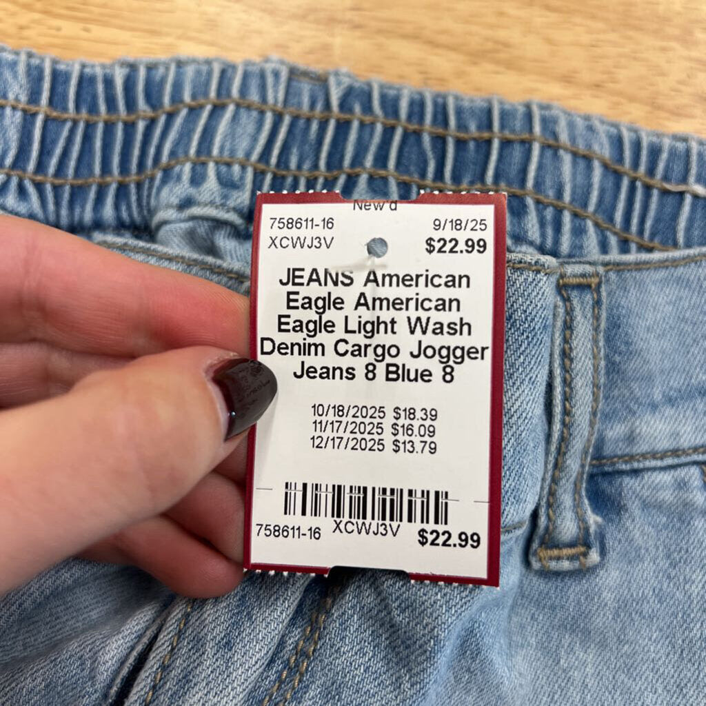 American Eagle Light Wash Denim Cargo Jogger Jeans 8