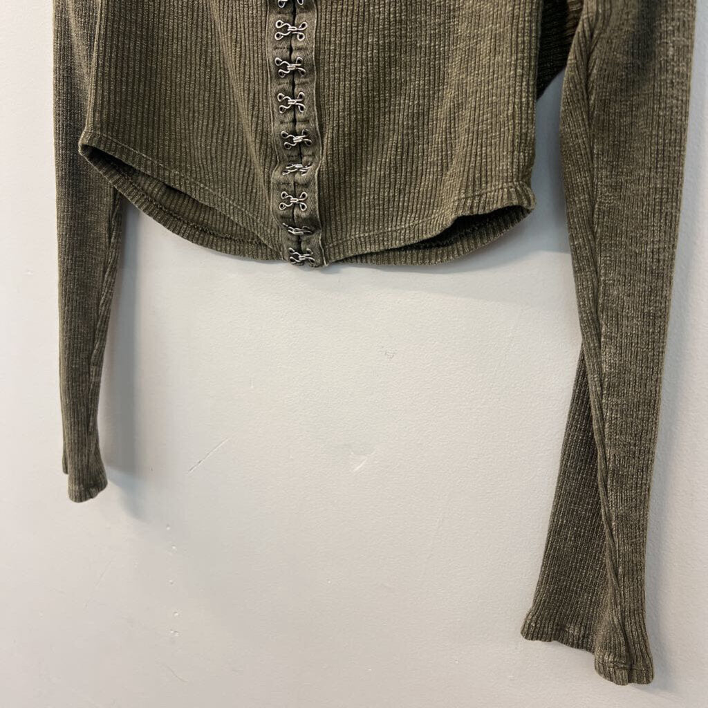 Pilcro Green Ribbed Cropped Hook/ Eye Closure Long Sleeve Top Small