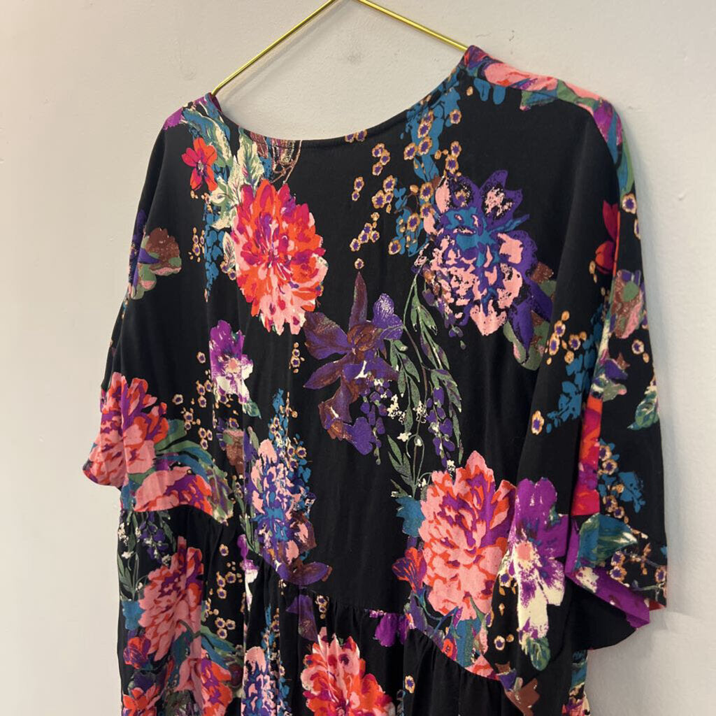 Andree Black/ Multi Flower Print Short Sleeve Shift Dress 1X