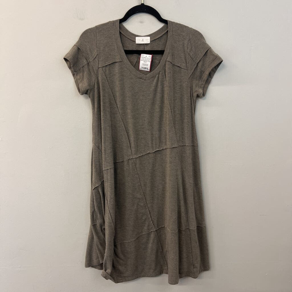 Thyme and Honey Grey Short Sleeve Dress Large