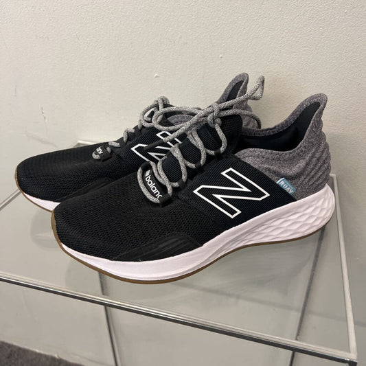 New Balance Black/ White Fresh Foam Roav Sneakers 8.5