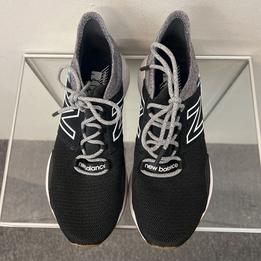 New Balance Black/ White Fresh Foam Roav Sneakers 8.5