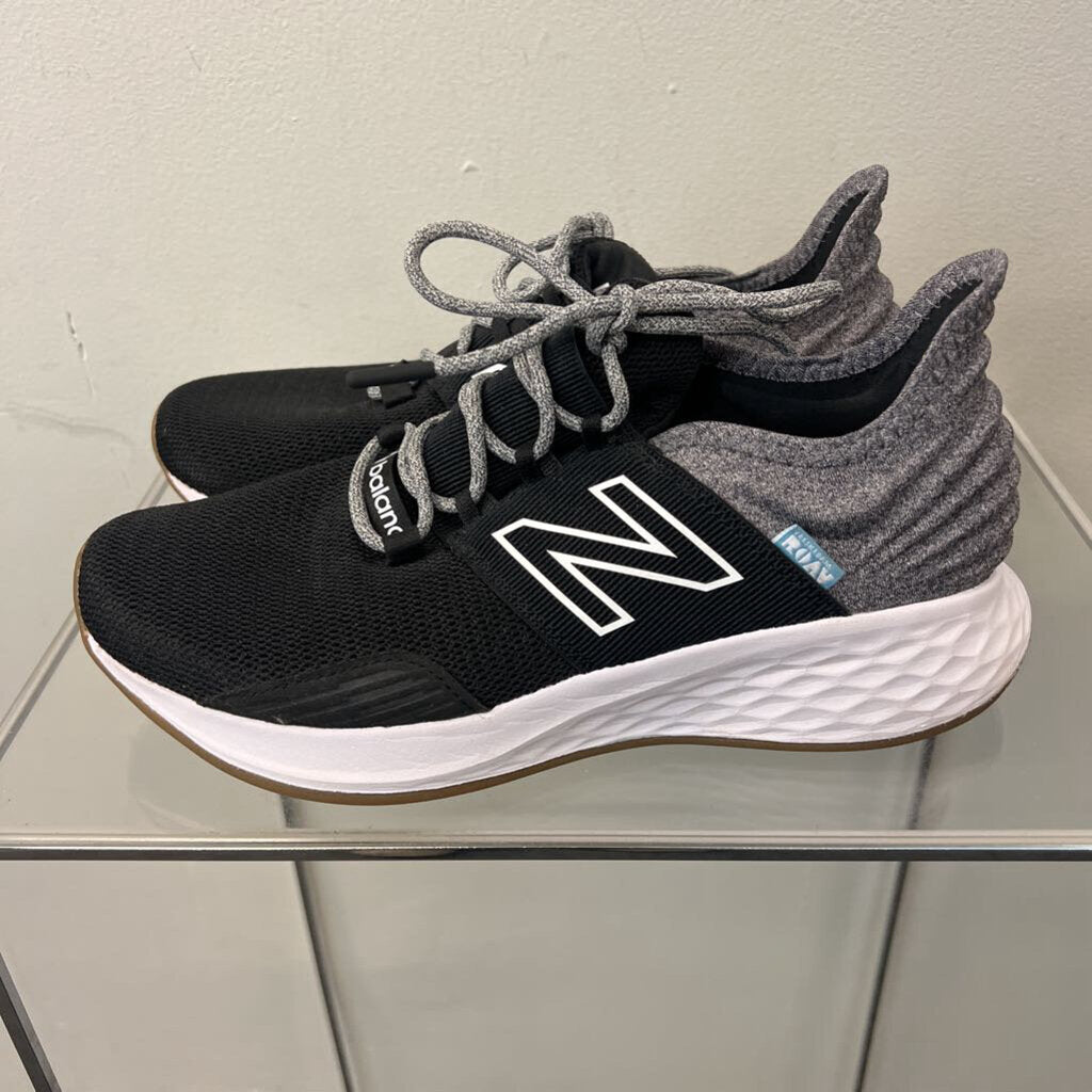 New Balance Black/ White Fresh Foam Roav Sneakers 8.5