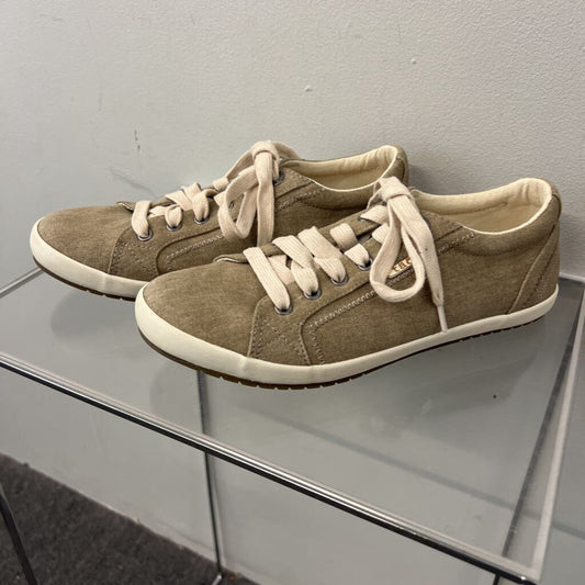 Taos Brown Star Sneakers 8.5